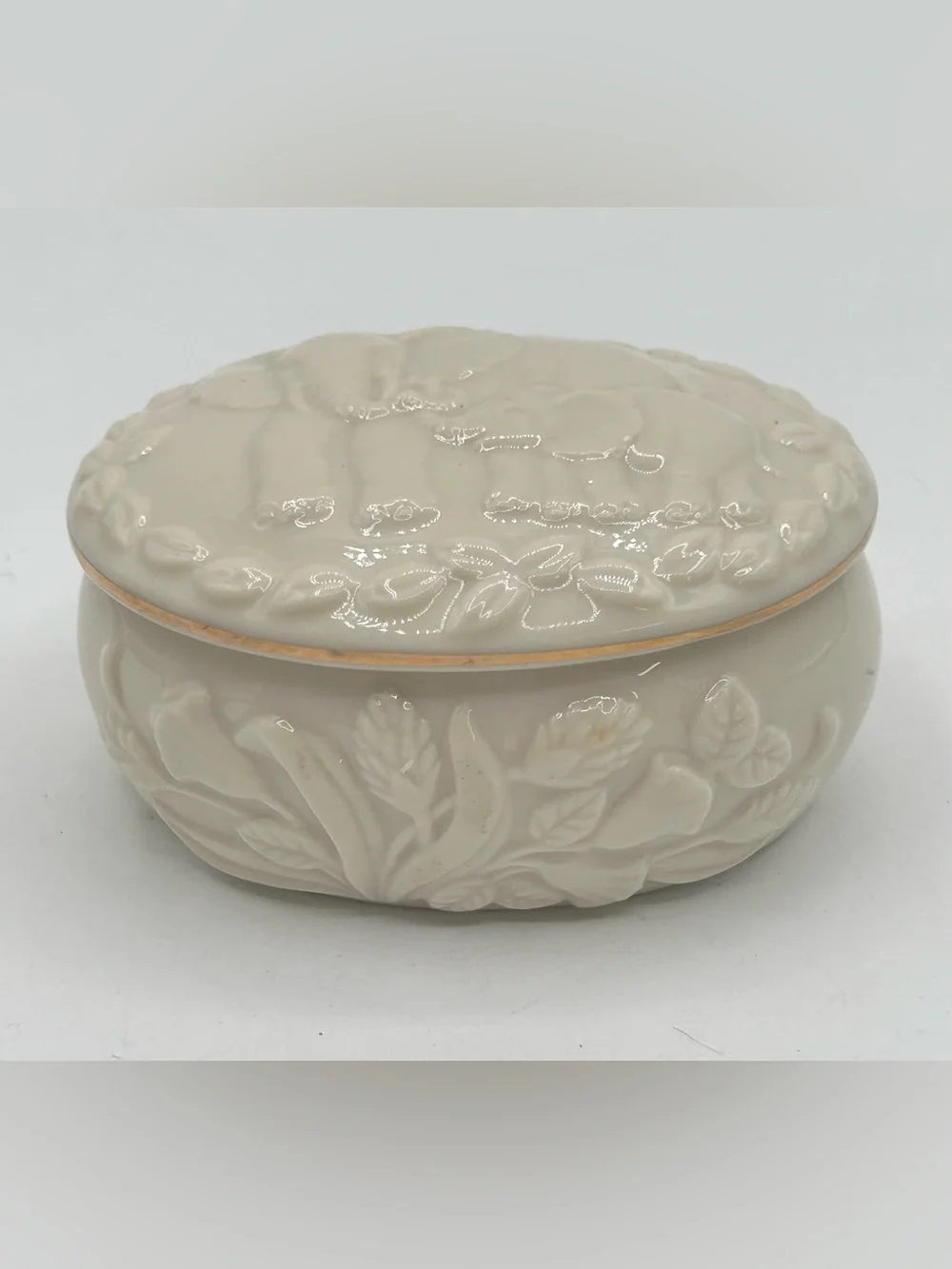 Lenox Tender Love Keepsake Box Elephants Raised Embossed Pattern Ceramic Ivory